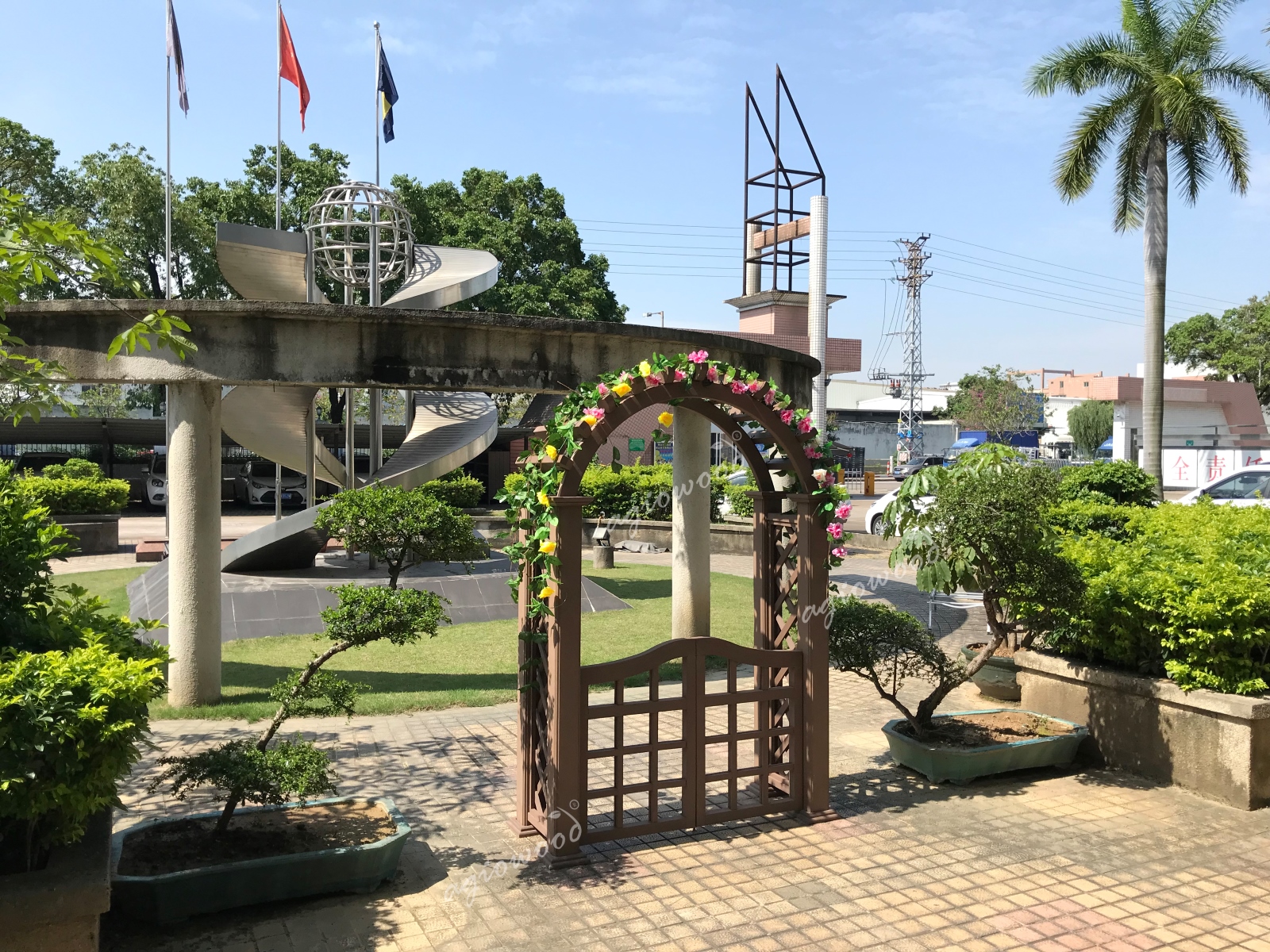 Arch Pergola with gate 8