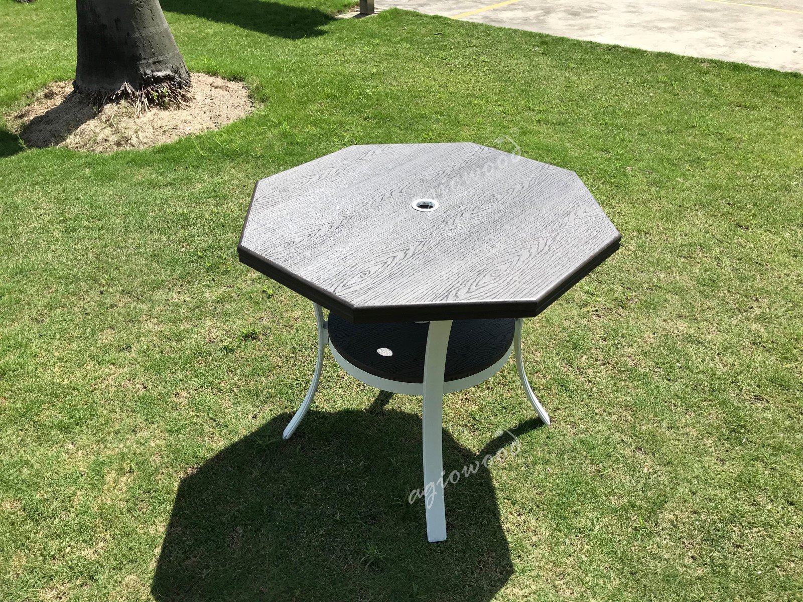 Outdoor Octagonal Table 2