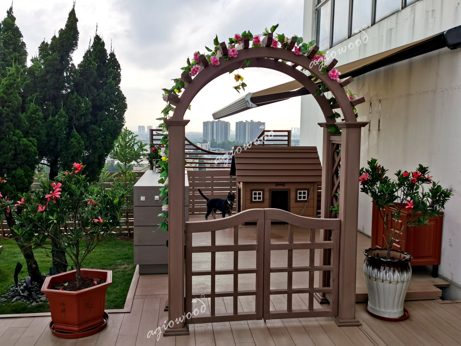 Arch Pergola with gate 11